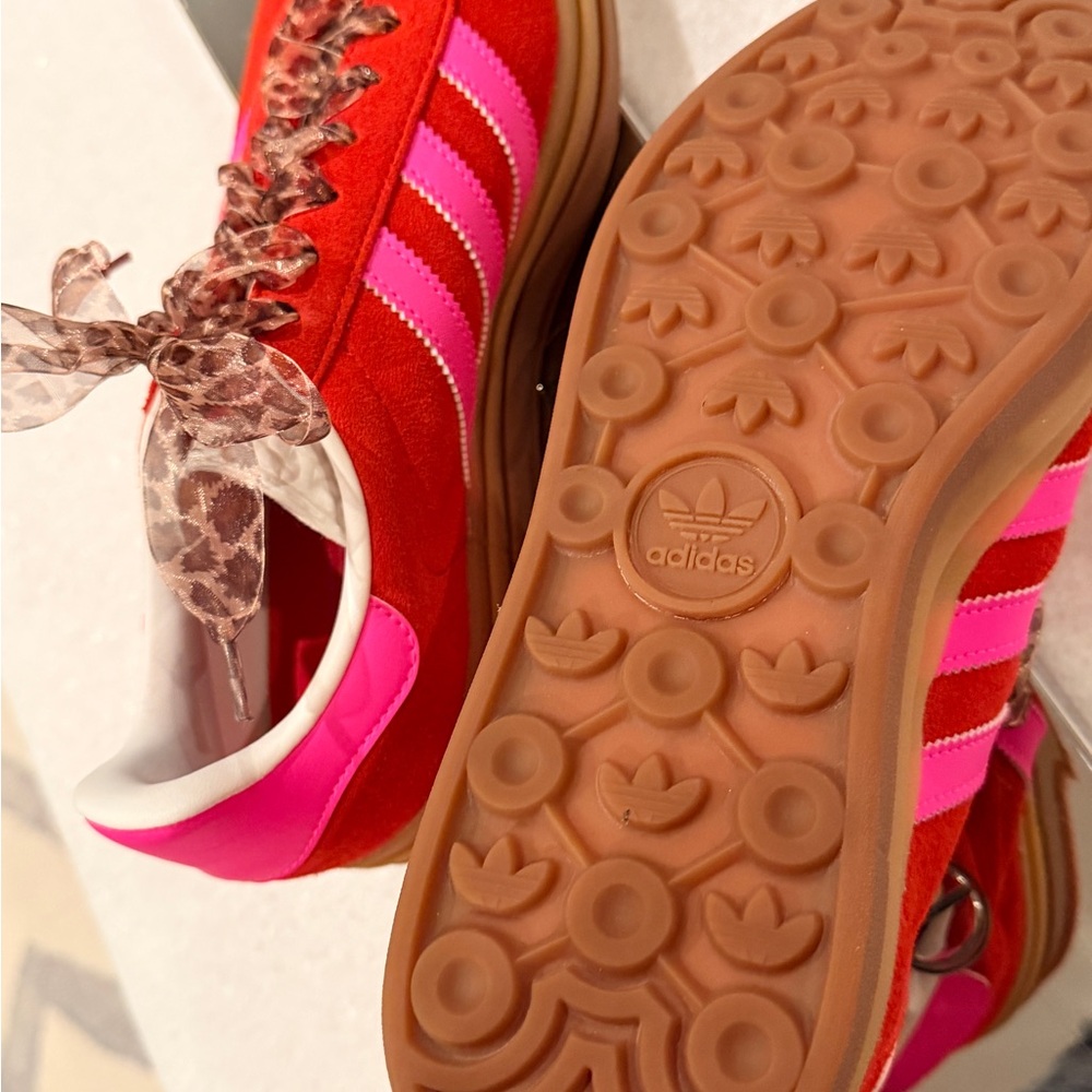 Adidas Red Suede Sneakers Pink Stripes Gum Sole Women’s 9.5 Gazelle - Picture 5 of 9